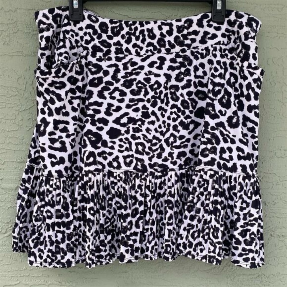 TAIL BRAND TENNIS SKIRT, PICKLEBALL SKIRT. SKORT WHERE ANYWHERE!